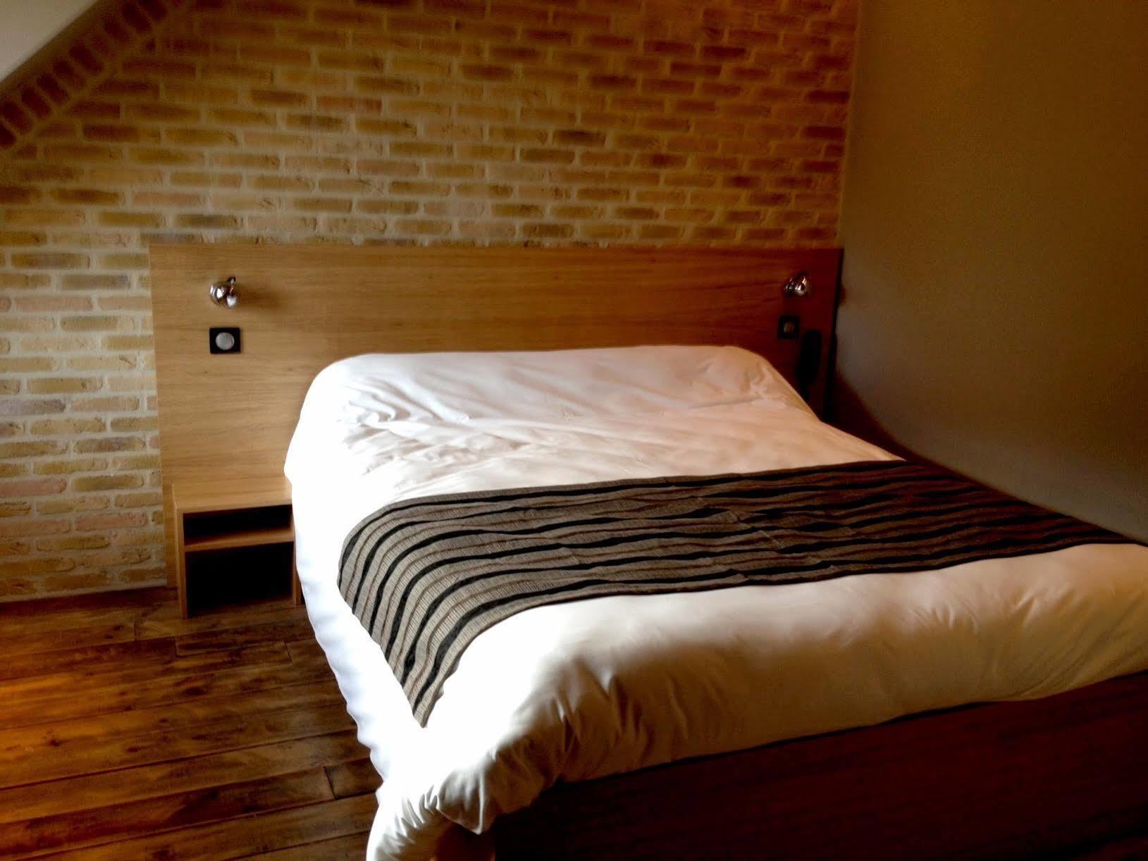 Hotel - Restaurant Au Tonnelier Bergues Eksteriør bilde