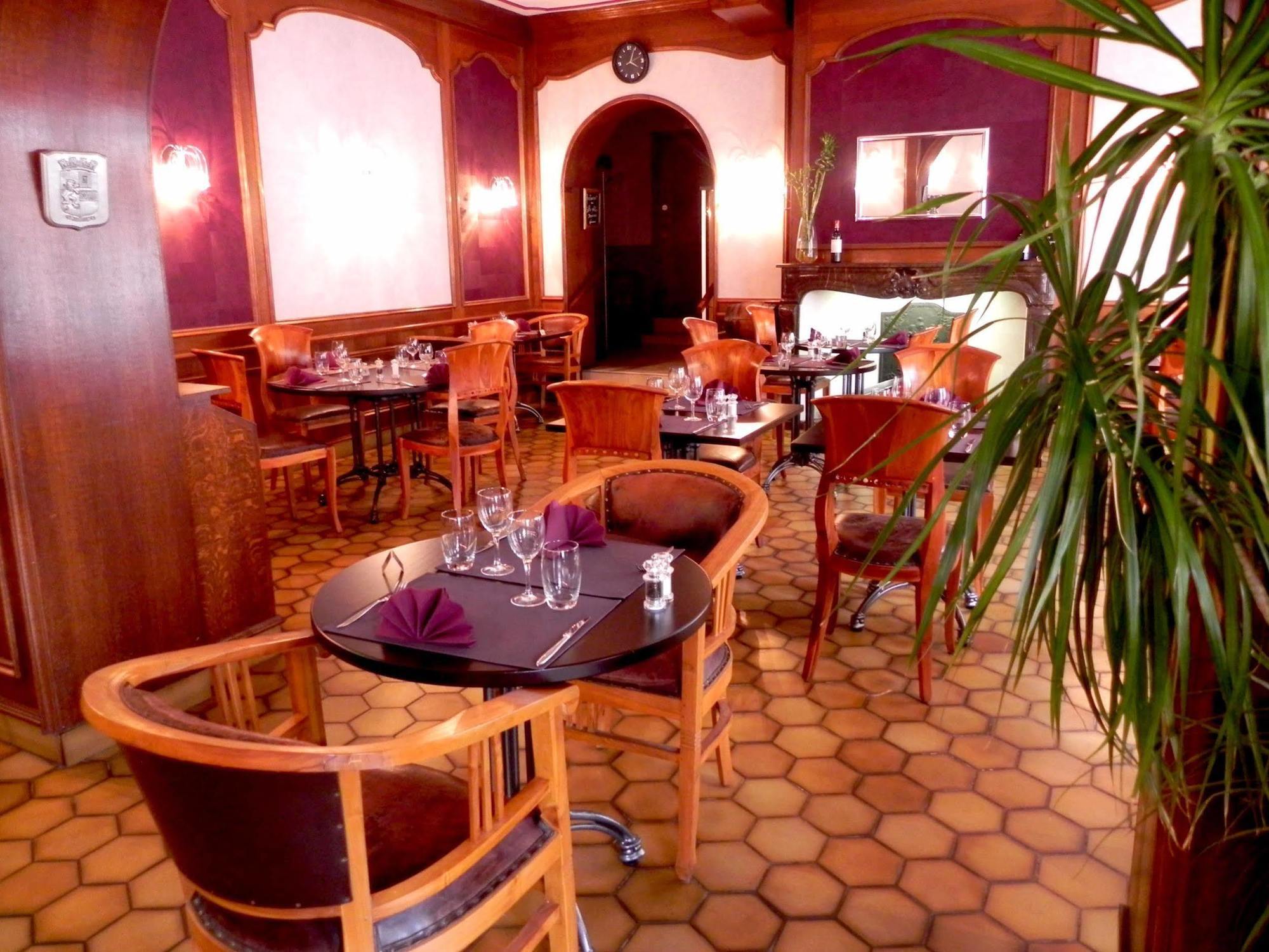 Hotel - Restaurant Au Tonnelier Bergues Eksteriør bilde