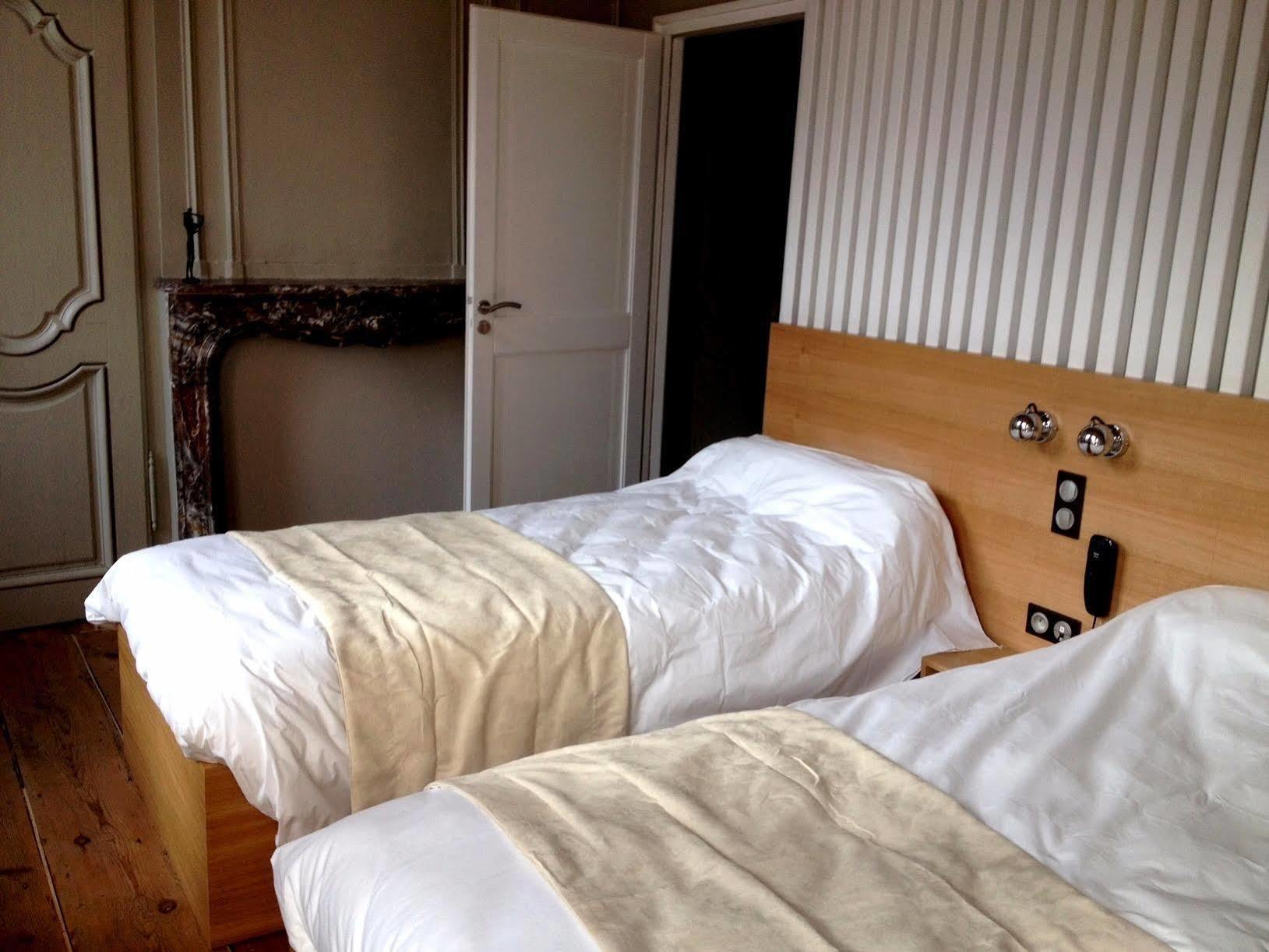 Hotel - Restaurant Au Tonnelier Bergues Eksteriør bilde